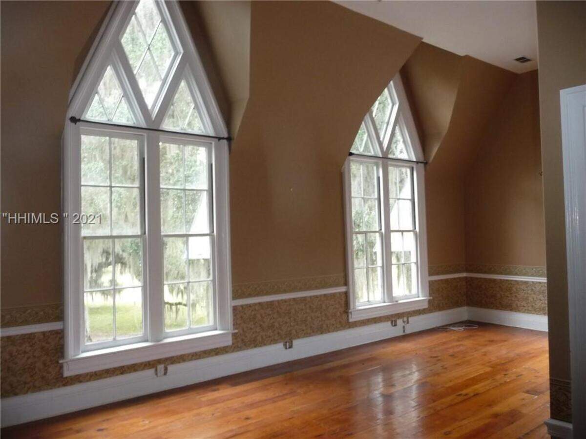 The Rose Hill Mansion has six bedrooms, including this one.