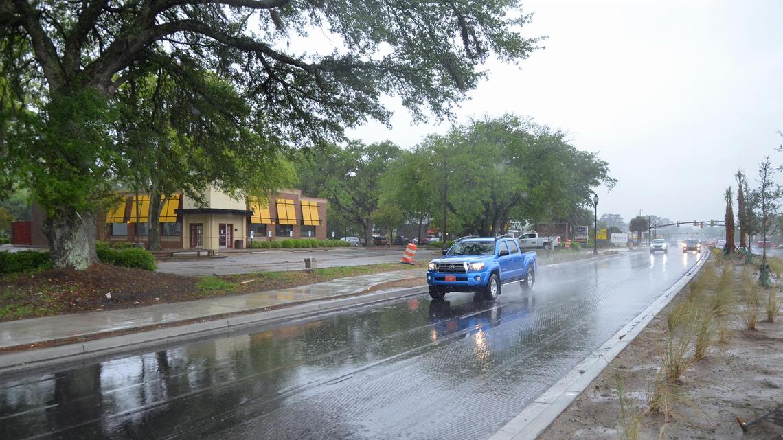 
Traffic on Boundary Street flows past the former location of Applebee's restaurant on Monday. Now that construction on the road improvement project is nearly complete, some empty businesses along the road may be coming back to life.
