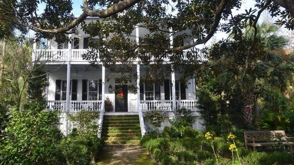 HGTV features this historic home in Beaufort. Look inside the $1.499M mansion