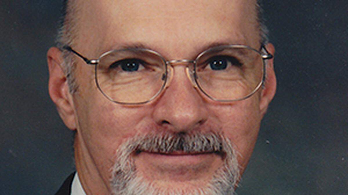 Stephen Bacon