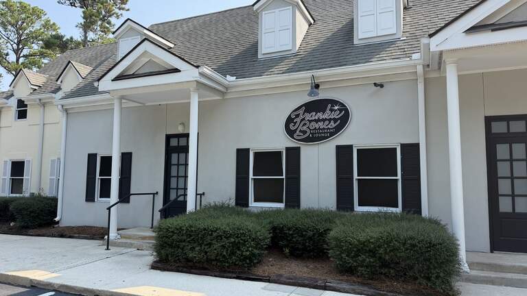 Safe stolen from Hilton Head restaurant, management says