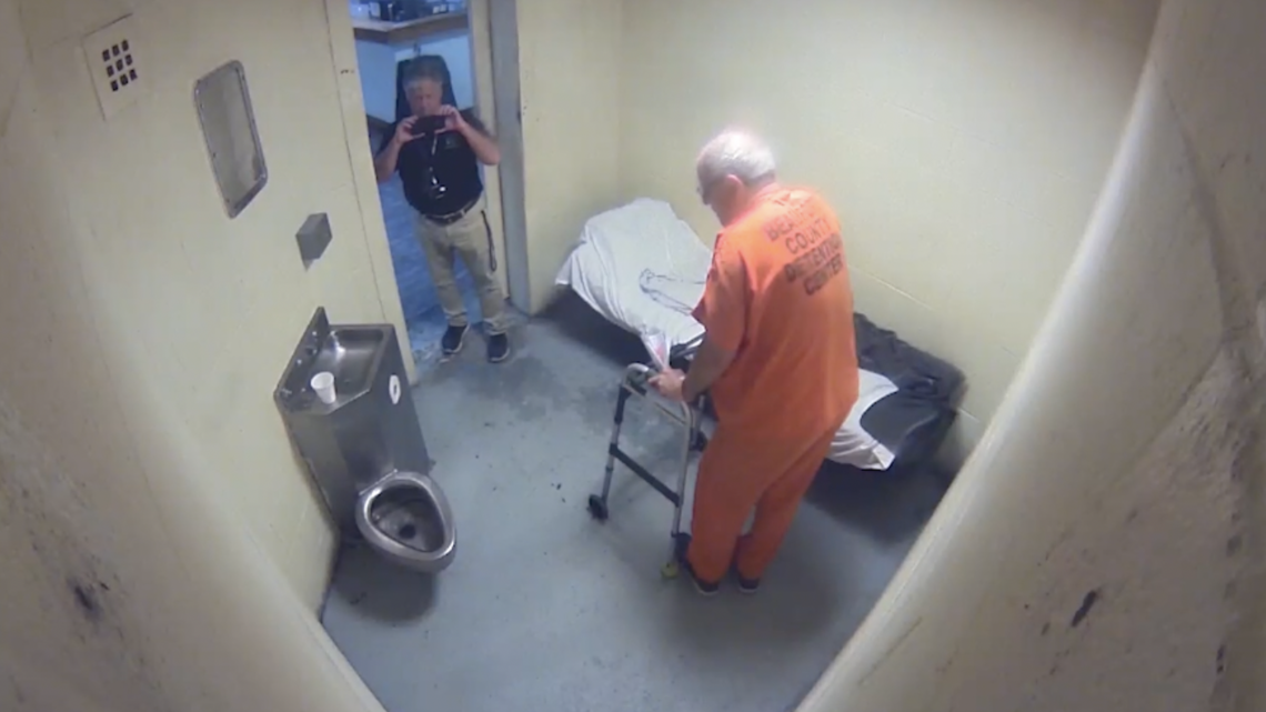 Inside the 40-minute jail visit that triggered a probe into a Beaufort Co. councilman