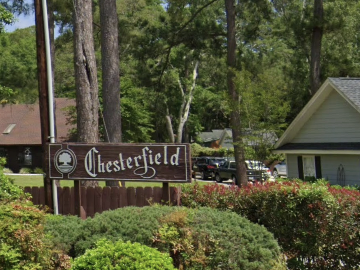 A resident of Pineland, S.C. was arrested on a charge of felony burglary after a homeowner in Burton’s Chesterfield neighborhood chased him near the house of an off-duty sheriff’s deputy.