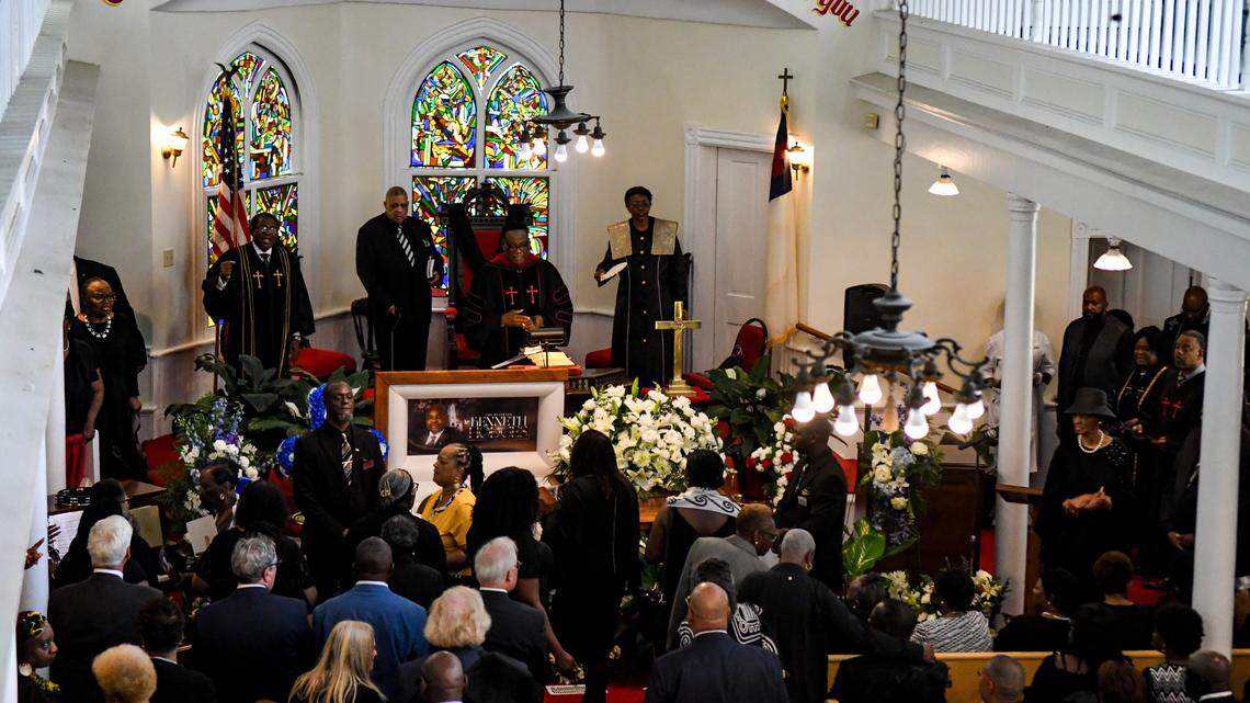 Hundreds honor Beaufort Rev. Hodges for being soft-spoken with a powerful voice