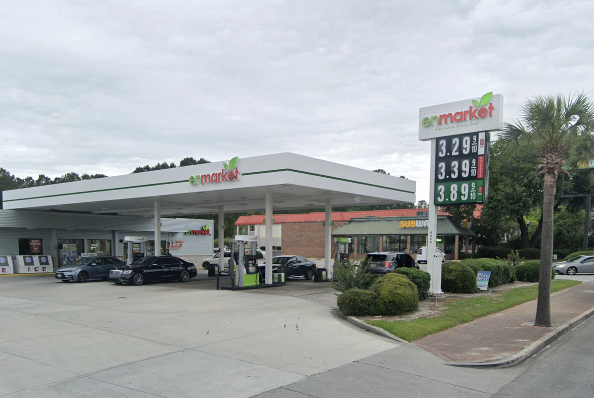 A fatal shootout began inside and spilled into the parking lot Thursday night at Ridgeland’s Enmarket convenience store, located at 8250 East Main Street.