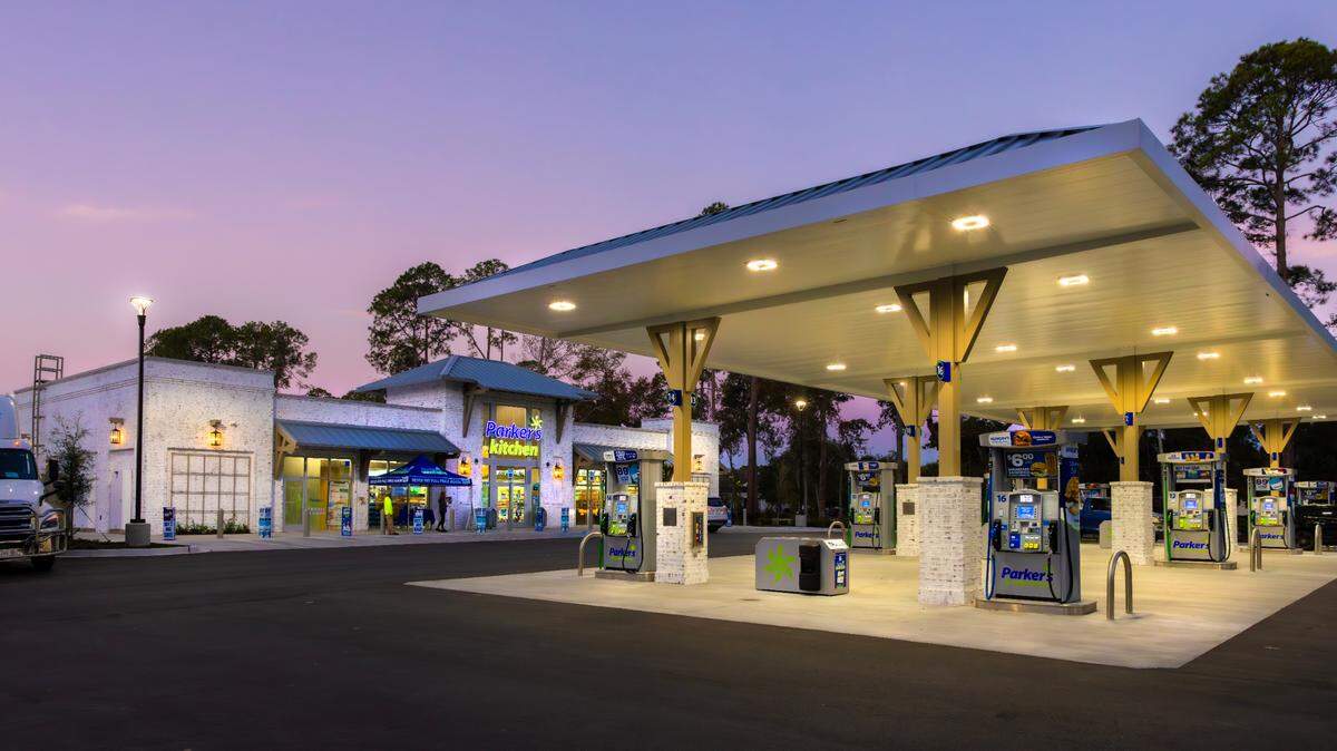 The newest Beaufort County store for Savannah-based Parker’s Kitchen is located at the busy intersection of Robert Smalls Parkway and Parris Island Gateway, across from Walmart, in Beaufort.