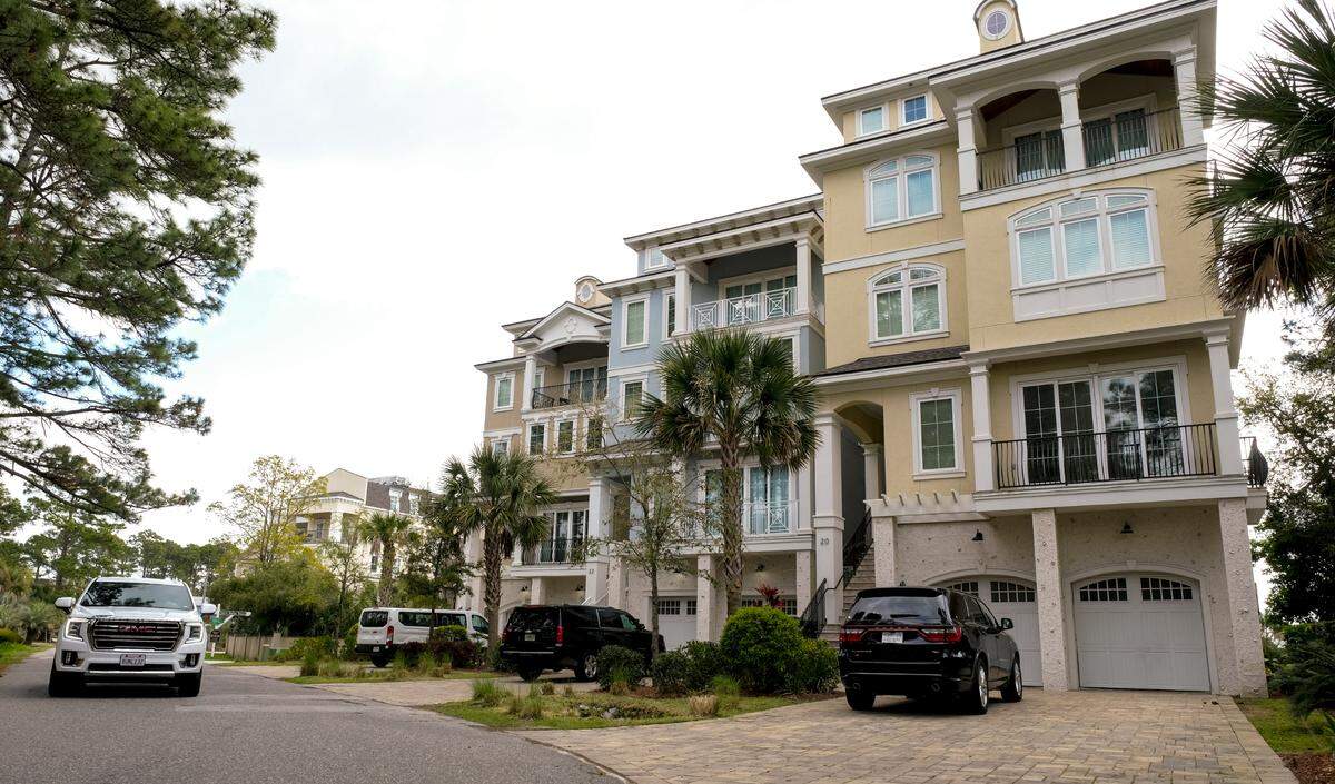 Photographed on Thursday, April 1, 2021, these Hilton had Island properties on Bradley Circle, that neighbors call “the towers”, advertise space for 24 people with 10 bedrooms.