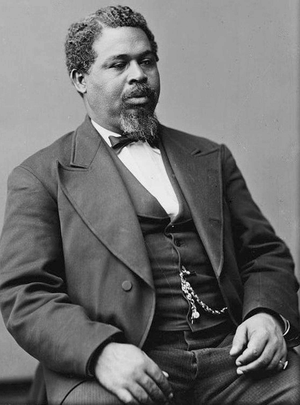 Robert Small photographed between 1870 and 1880