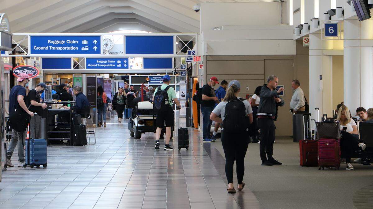 Savannah/Hilton Head International Airport is expecting up to 80,000 passengers traveling during the week of Thanksgiving.