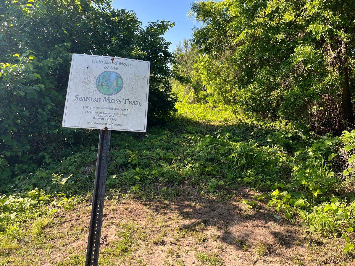 Currently, Spanish Moss Trail in Port Royal neds about 100 yards northwest of Ribaut Road. A permit has been issued to extend across Ribaut Road.