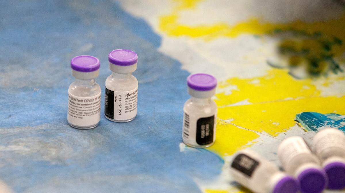 Pfizer-BioNTech COVID-19 vaccine arrival at the Medical University of South Carolina.