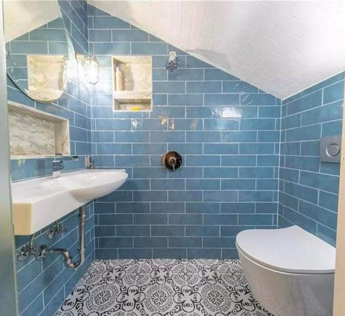This Hilton Head home features two wet baths.