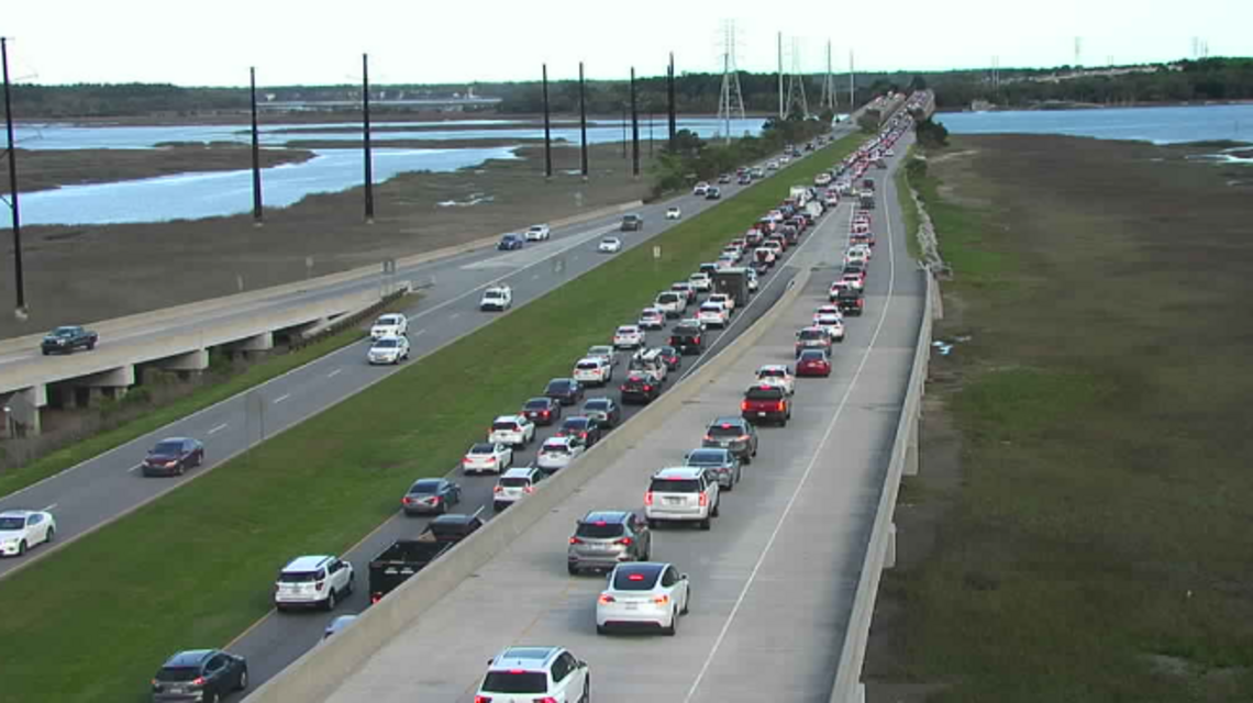 Squire Pope Road crash Thursday afternoon causes Hilton Head traffic backup, police say