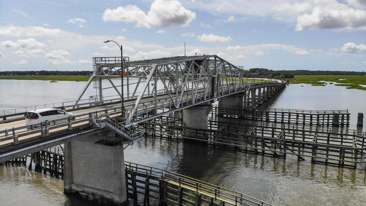 Vehicles travel over the Richard V. Woods Memorial Bridge on July 26, 2024 in Beaufort’s downtown. The historic bridge is prone to mechanical errors that shut down the 248-foot span, causing traffic backups as detours overflow onto Lady’s Island Drive and Ribaut Road in Port Royal.