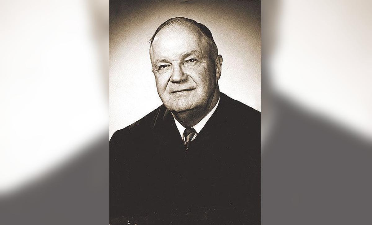 The photo of U.S. District Judge Walter E. Hoffman that ran with his obituary.