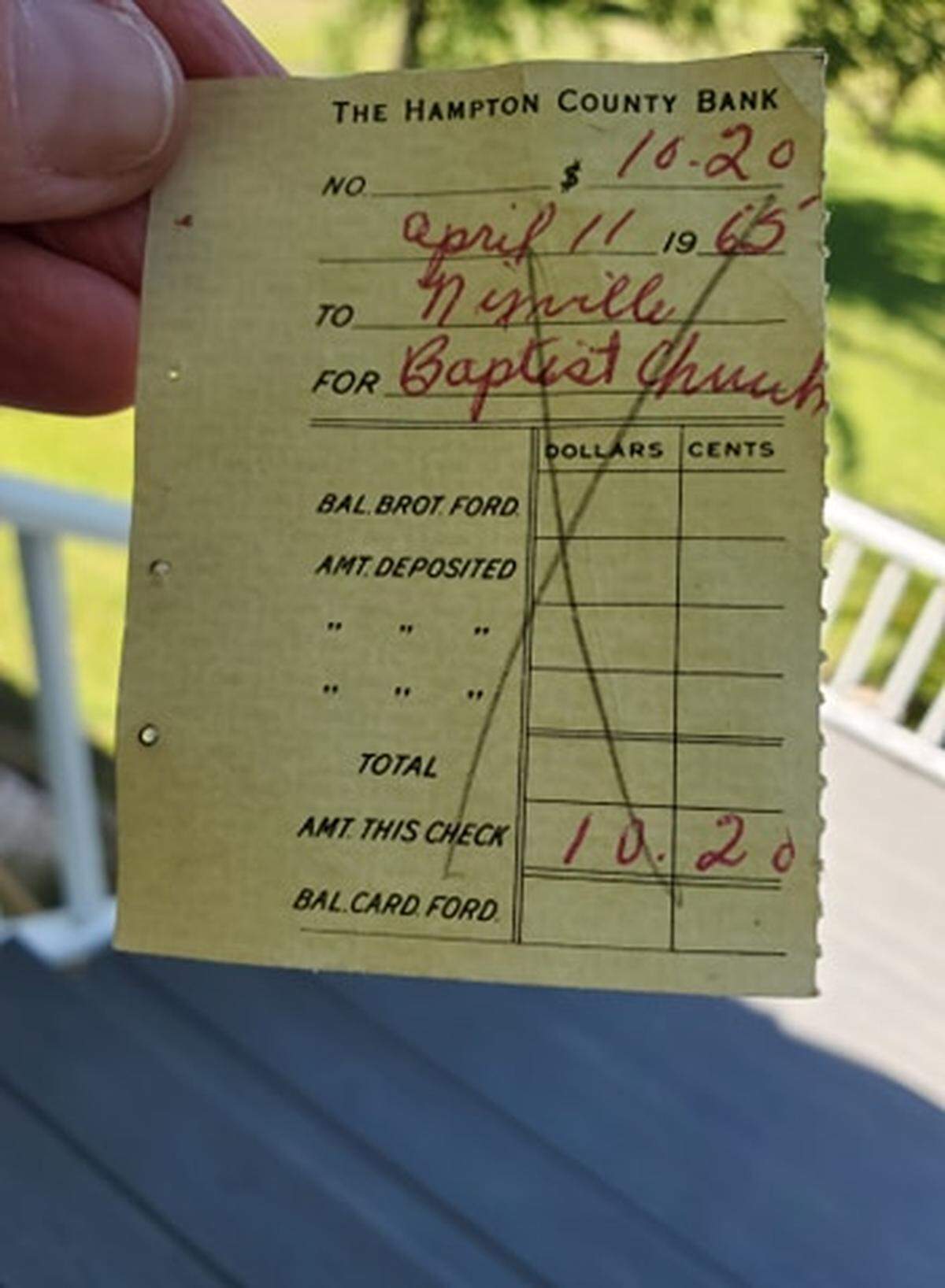 A bank note from Hampton County Bank traveled nearly 100 miles during a tornado Monday and landed on Sherri Sedgwick’s front porch in Cross, South Carolina.