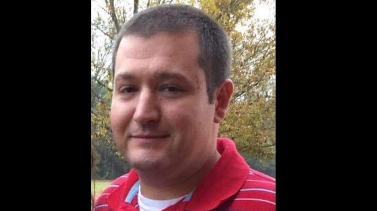 Brian Mixson, a 14-year veteran firefighter and EMT with Jasper County Fire-Rescue, died on March 17, 2021 after experiencing a stroke while on duty.