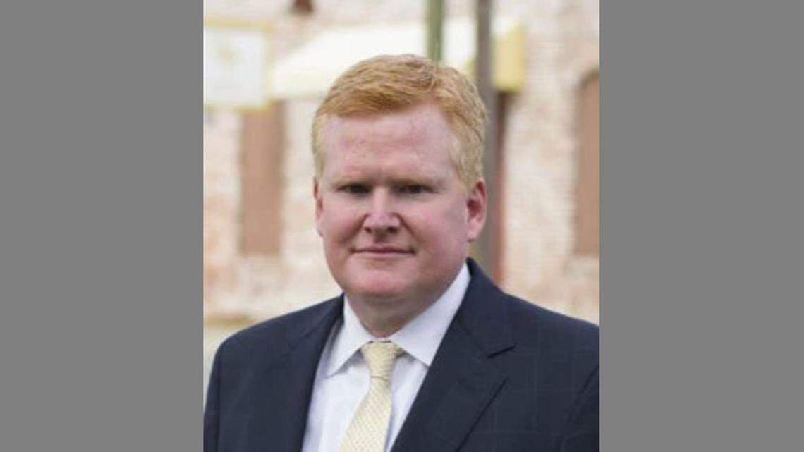 Alex Murdaugh resigning from family law firm, entering rehab after shooting