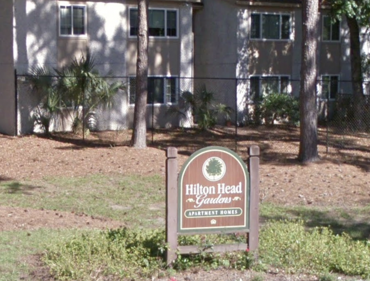 Beaufort County Deputies were called Wednesday night to Hilton Head Gardens, an apartment complex off William Hilton Parkway just south of the airport.