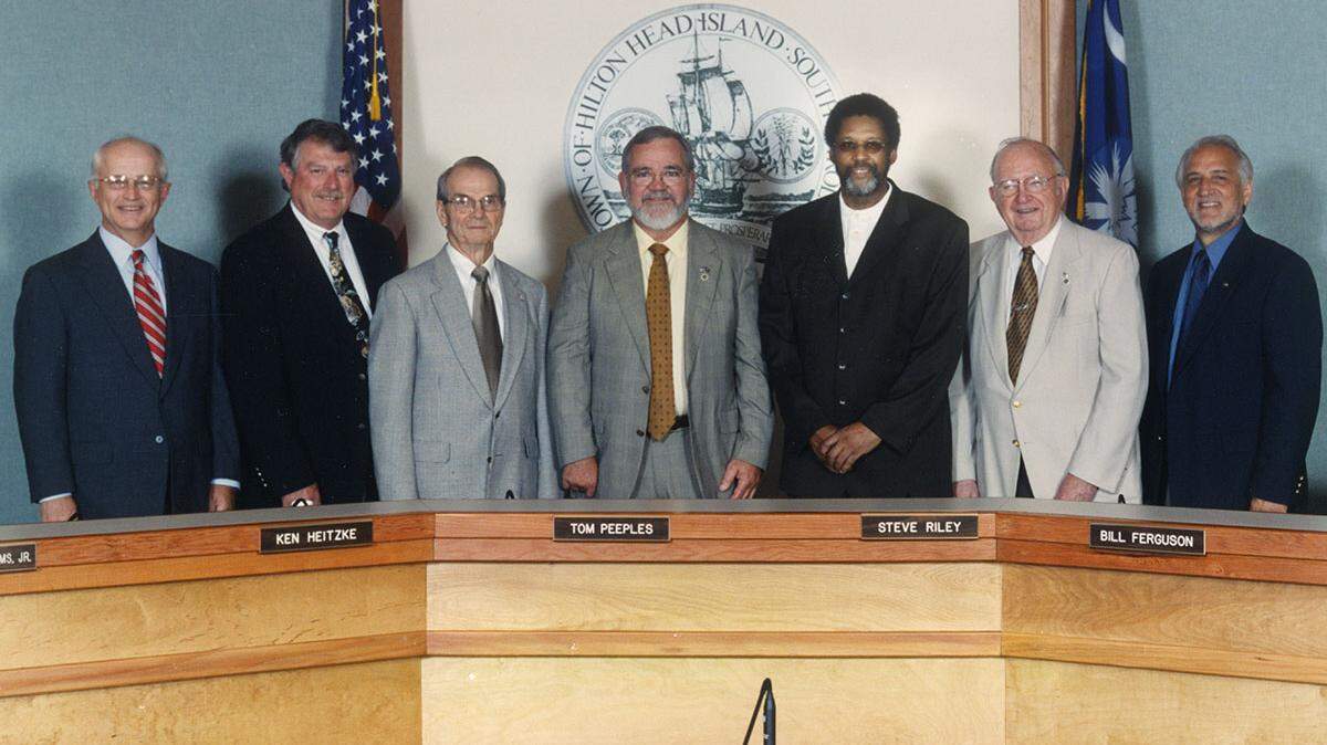 The Town of Hilton Head Island Town Council, 2003-2010: Thomas D. Peeples, Mayor; Willie (Bill) Ferguson; W. J. Mottel; Drew A. Laughlin; John Safay; George W. Williams, Jr.; Kenneth S. Heitzke, Mayor Pro-Tem