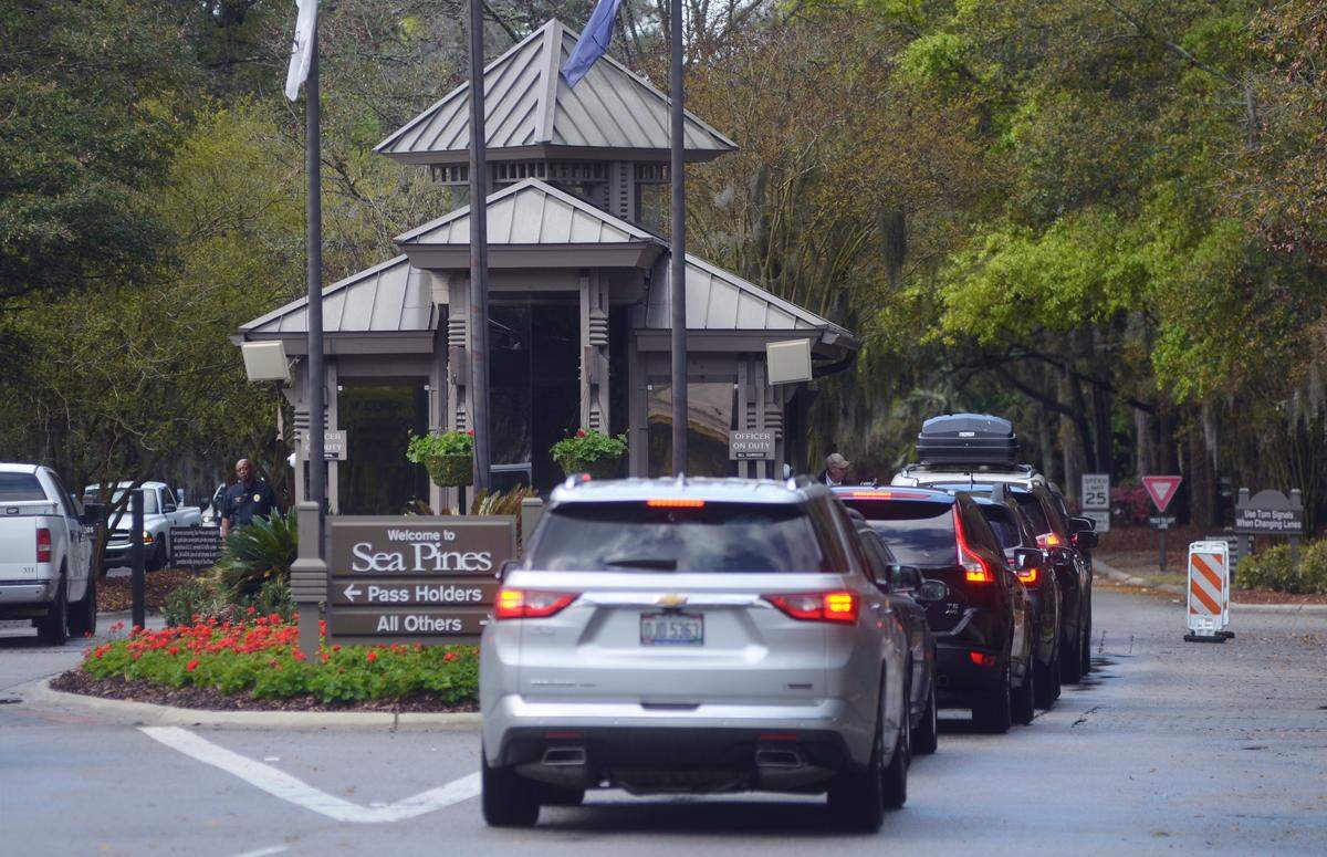The Sea Pines main gate, where residents get waved through.