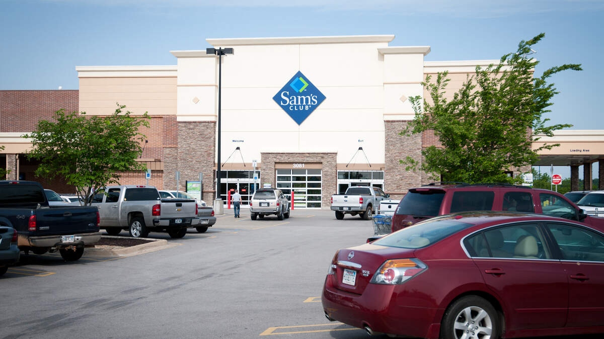 The exterior of a Sam's Club is shown.