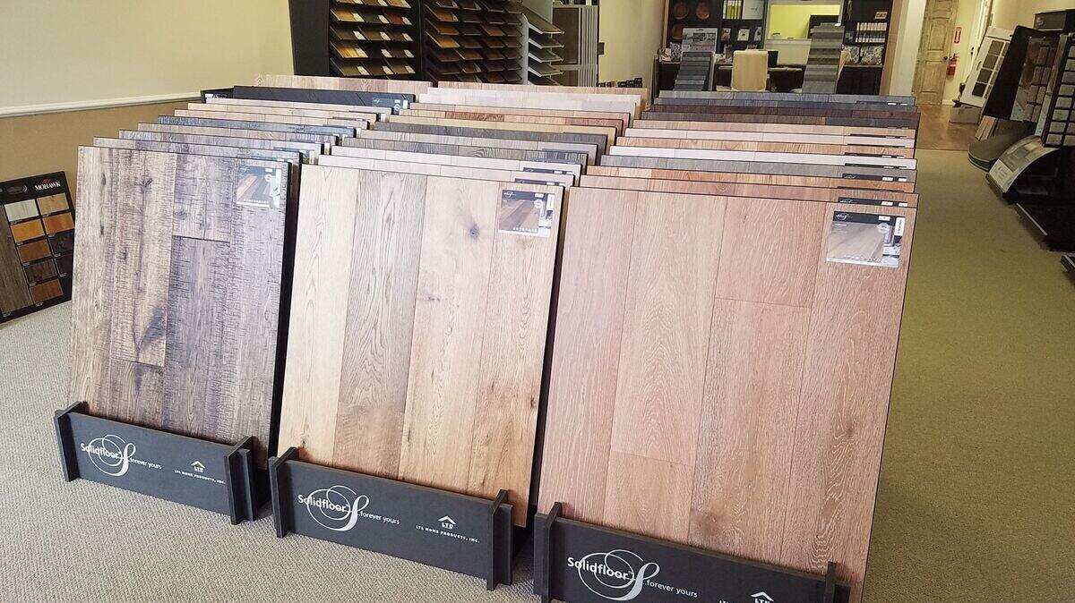 A full-service flooring store opened in Beufort, SC, and has plans to add home furniture to its repertoire.