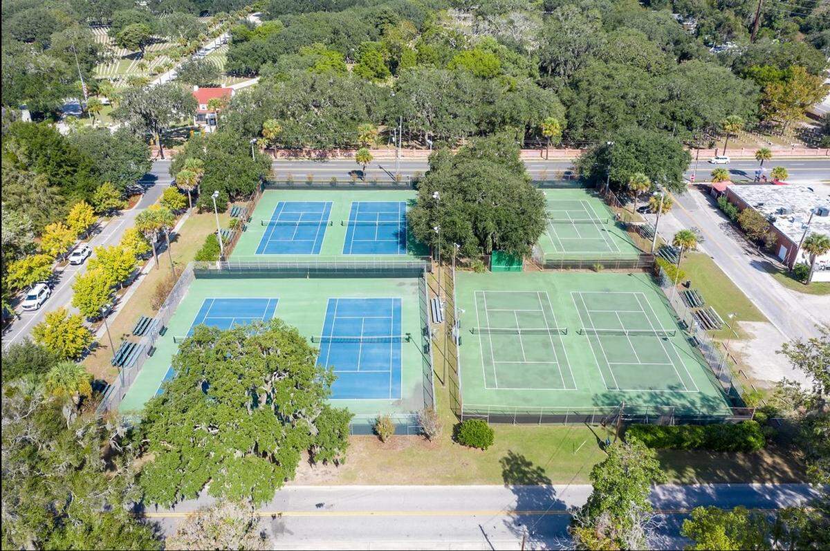 Beaufort’s downtown tennis facility has seven courts.&nbsp;Work on renovating them is expected to begin soon, according to Beaufort County. 
