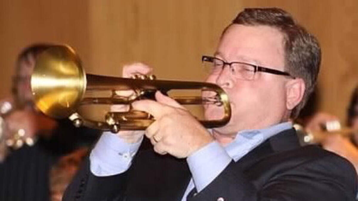 Jeff Shawd gets into the swing of things at a recent gig.