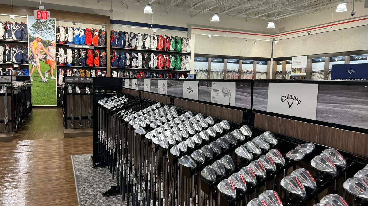 Golf Galaxy Performance Center stocks golf equipment, accessories, clothing and golf-related gifts.