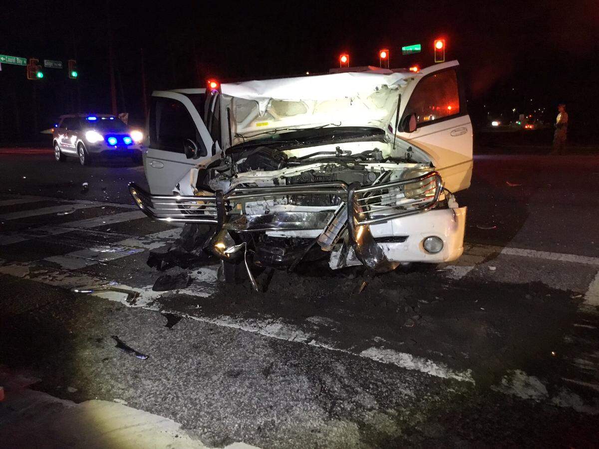 Burton Fire District responded to a multi-vehicle crash at the intersection of Trask Parkway and Laurel Bay Road just after midnight Saturday. Five people were injured.&nbsp;