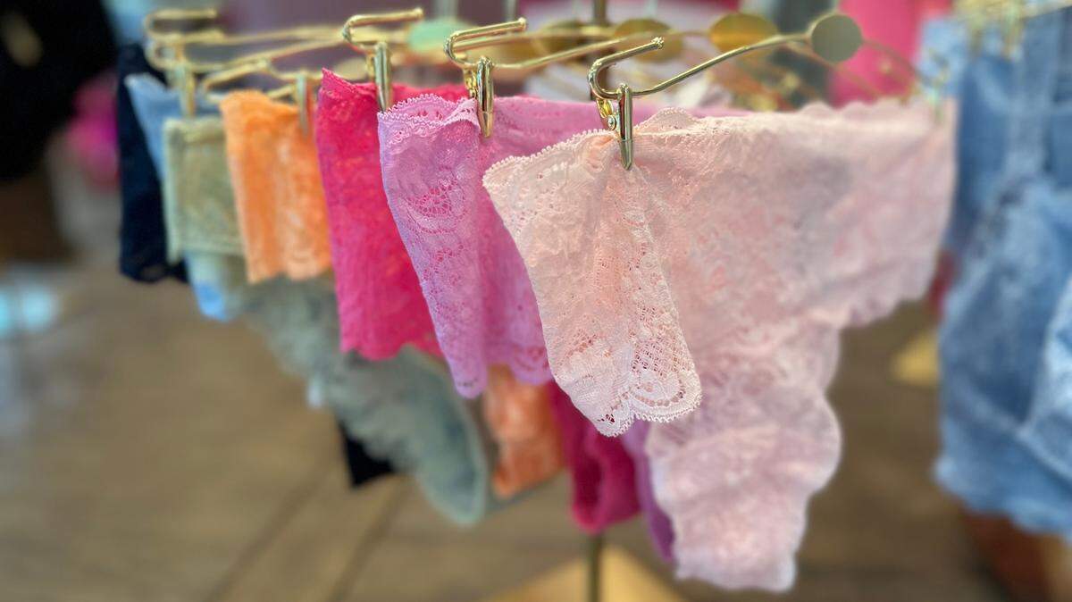 En Dentelle means “made of lace” in French. It’s also the name of a new lingerie store in Old Town Bluffton.