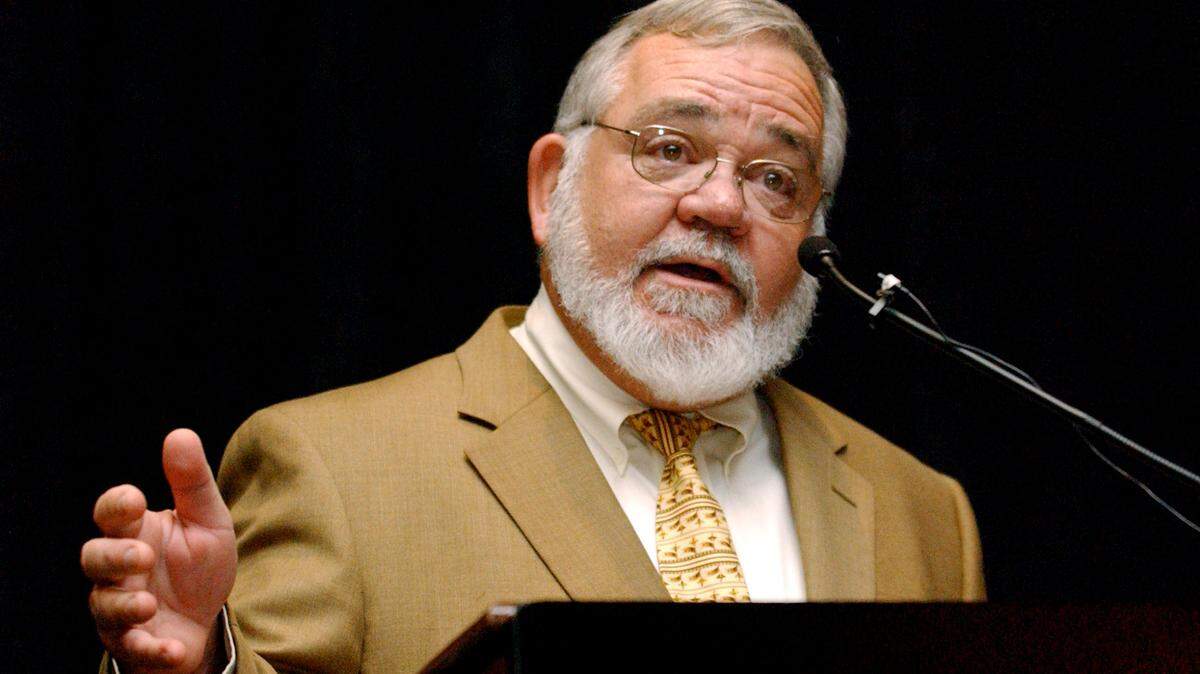 In this Oct. 1, 2009 photo, then-Hilton Head Island mayor Tom Peeples speaks during a State of the Region breakfast at the Westin Hilton Head Island Resort and Spa.
