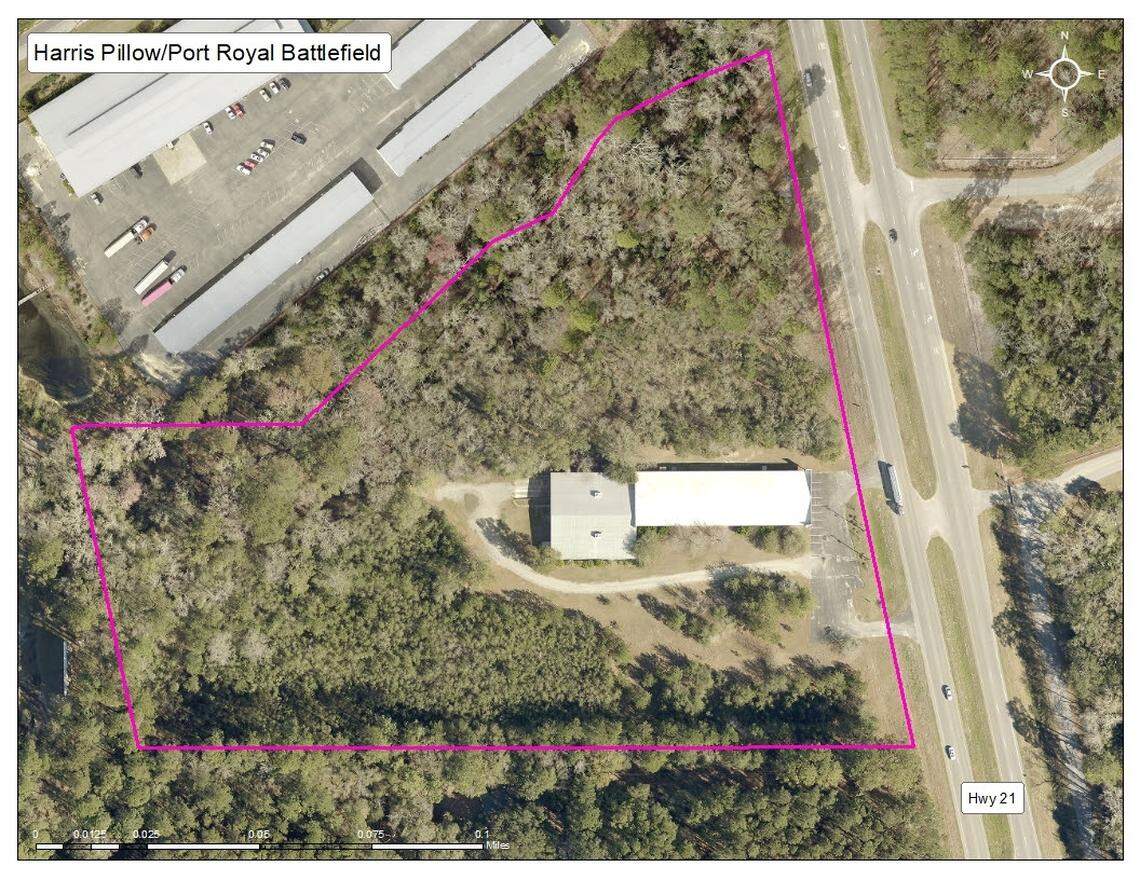 The former site of Harris Pillow Supply along U.S. 21 in Beaufort.