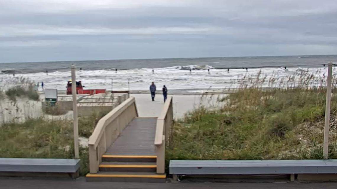 Webcams: Watch Hurricane Ian’s effects on Beaufort County traffic, beaches