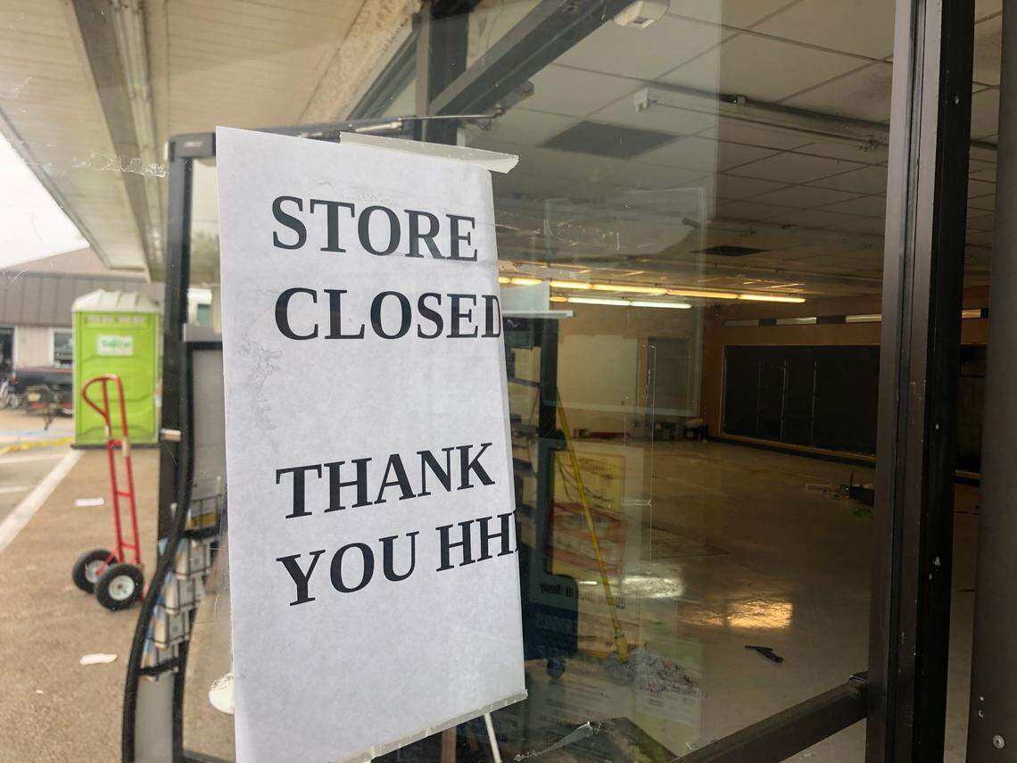 A sign on the Kangaroo Express gas station on Hilton Head Island’s south end announces the store closing. Crews were removing the underground gas tanks on March 2, 2021.