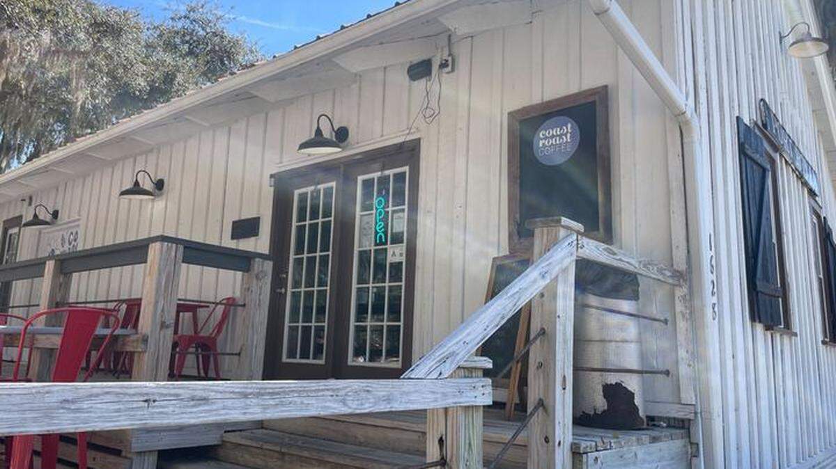 Coast Roast Coffee has officially opened up shop at Corner Perk’s former Port Royal location on Paris Avenue.