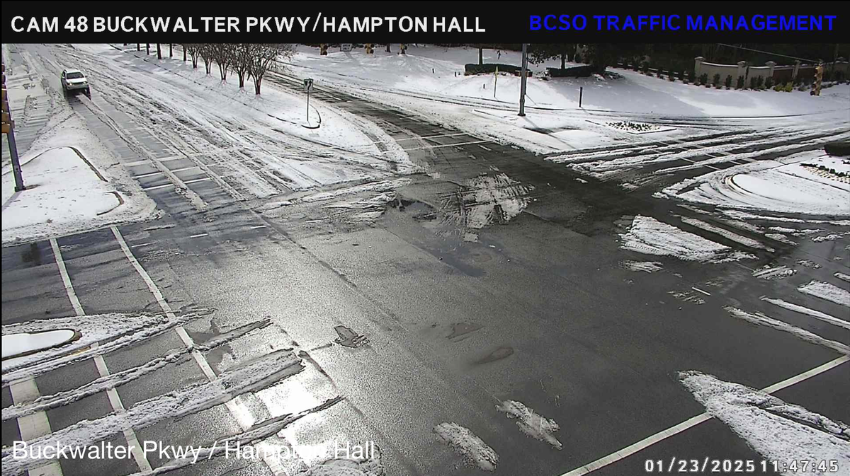 Traffic was sparse Thursday morning on Buckwalter Parkway, with uneven patches of snow prompting drivers to stick to a single lane in the area of Hampton Hall.