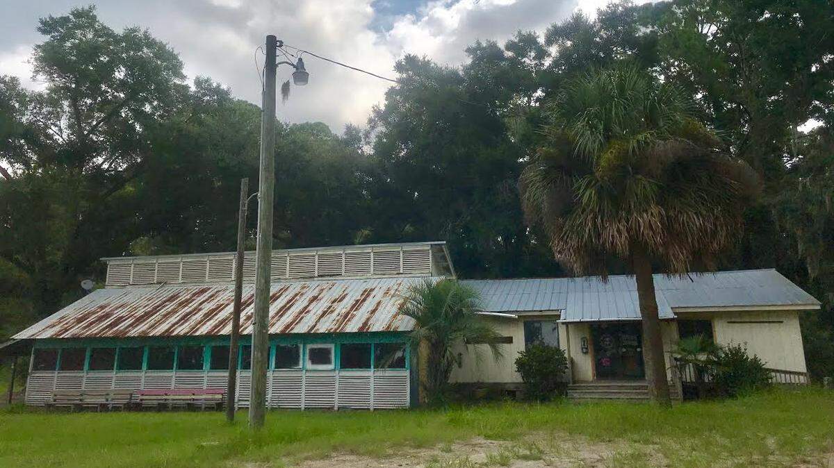 The building that formerly housed Marshside Mama’s on Daufuskie could be leased out by the county to a new restaurant owner, according to councilman Tabor Vaux. The building, along with a general store attached to it, has been vacant since January.