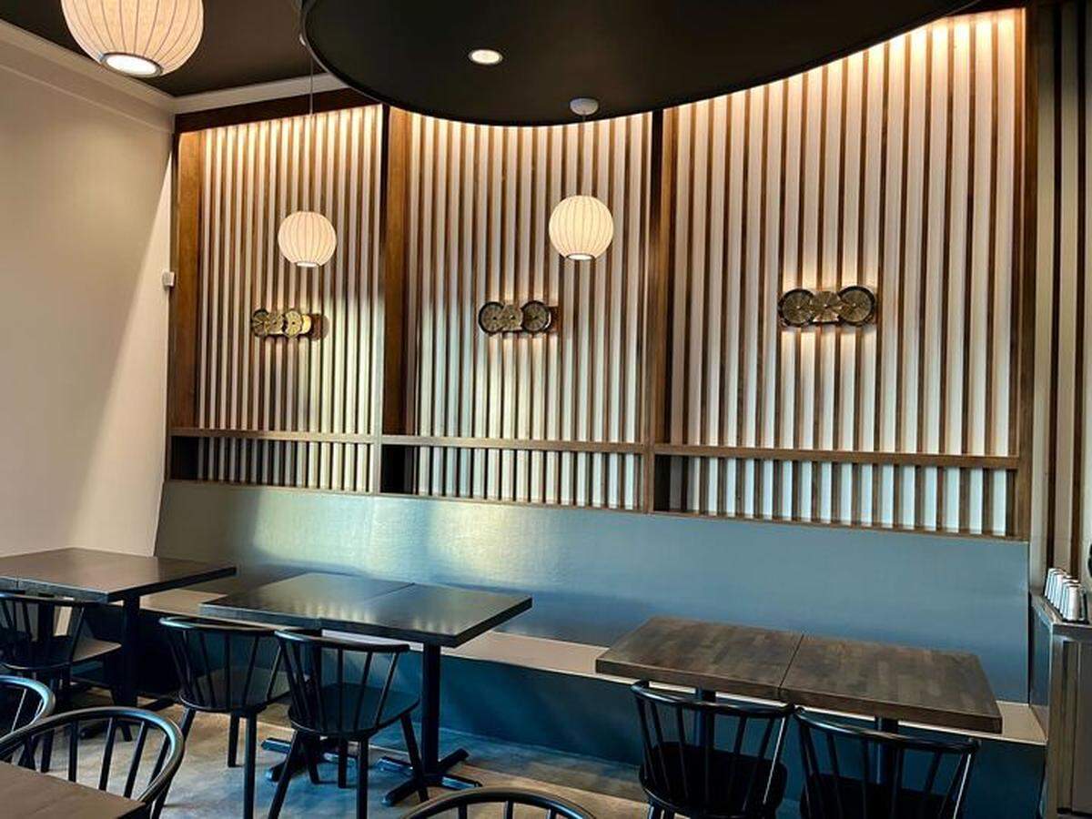 Nom Nom Poke Shop is now open in Compass Commons in Bluffton’s New Riverside Village, located at 267 Parkside Commons, Suite 102.