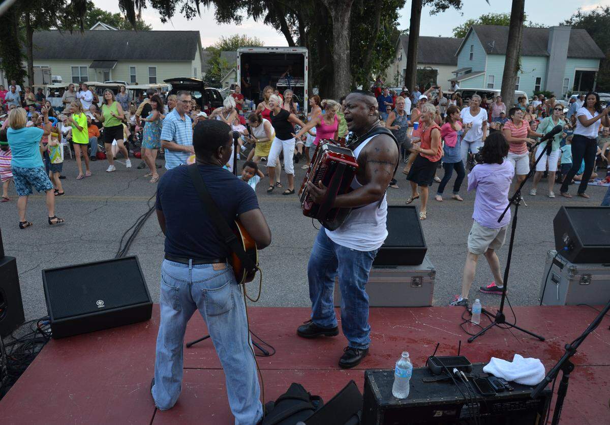 nwsSTREETMUSIC0901sw01
