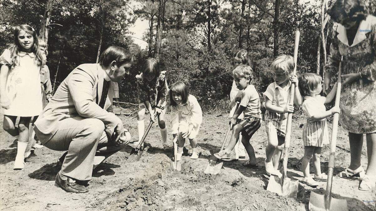 Groundbreaking ceremony for the new building in 1975 featured children, and the founding pastor, the Rev. Boyd Cook, who will give the keynote address at the anniversary service this Oct. 27.