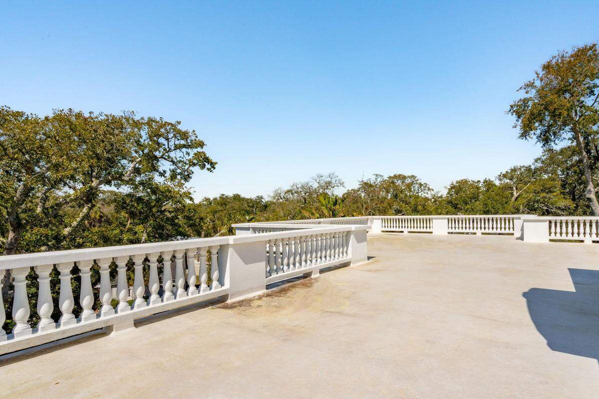 Rooftop terrace at 3 Cross Lane, Isle of Palms
