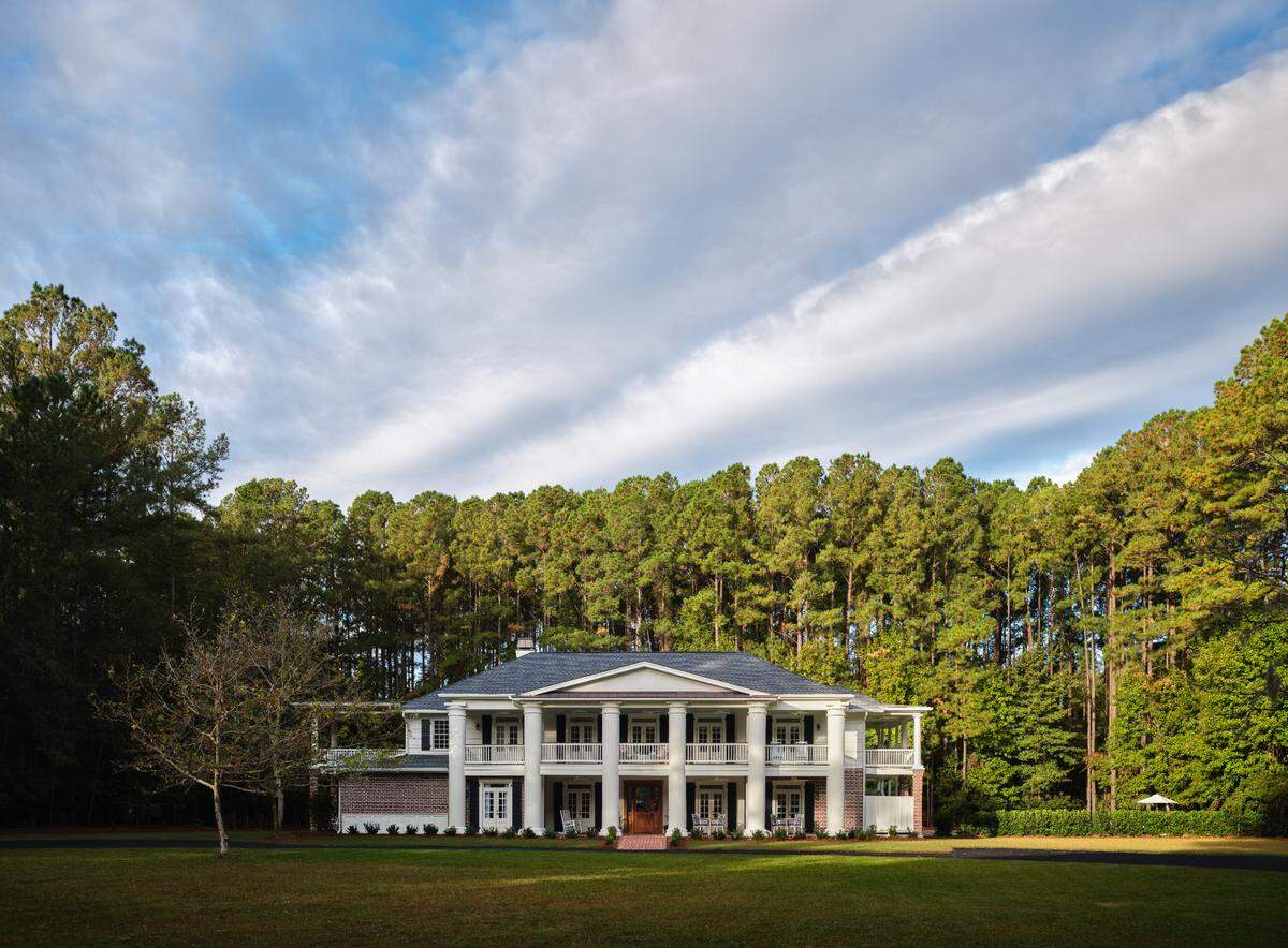 The front of Bluffton’s May River Manor