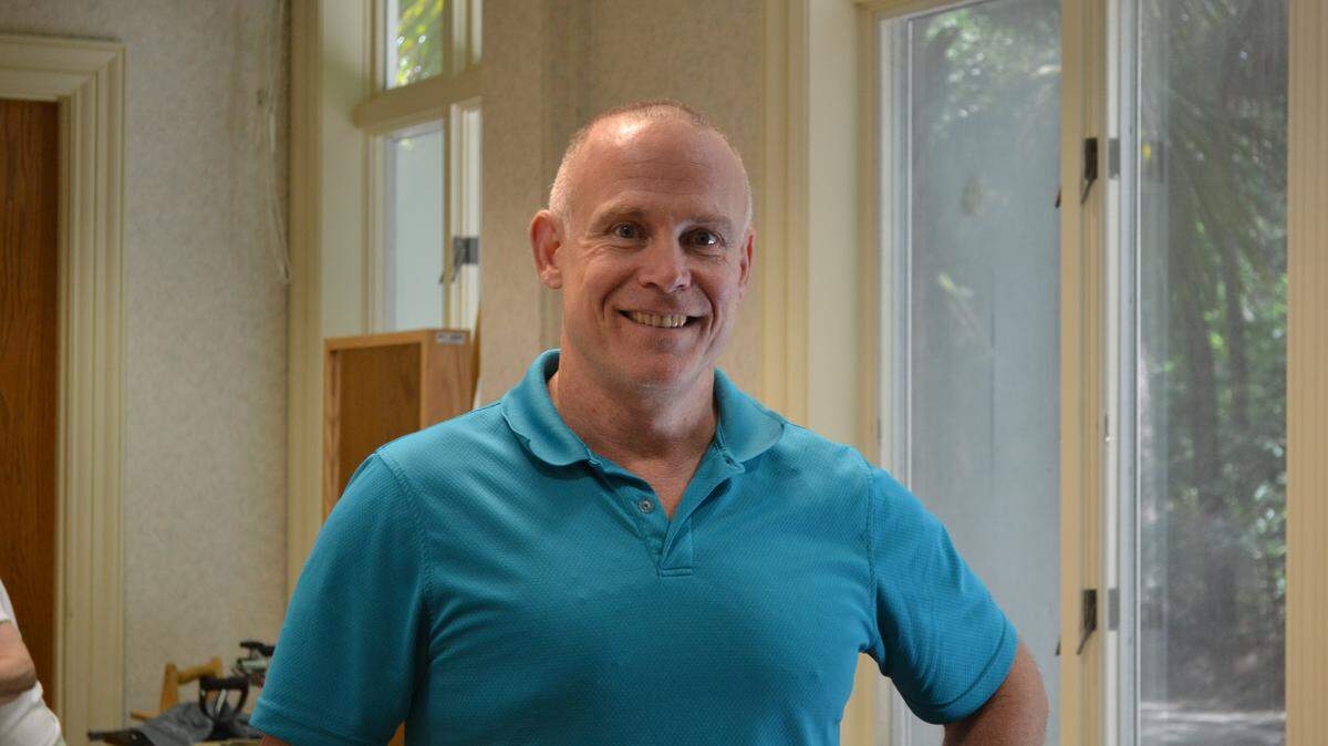 Robert Drayton is a physical therapist with the outpatient physical therapy department at Hilton Head Hospital.
