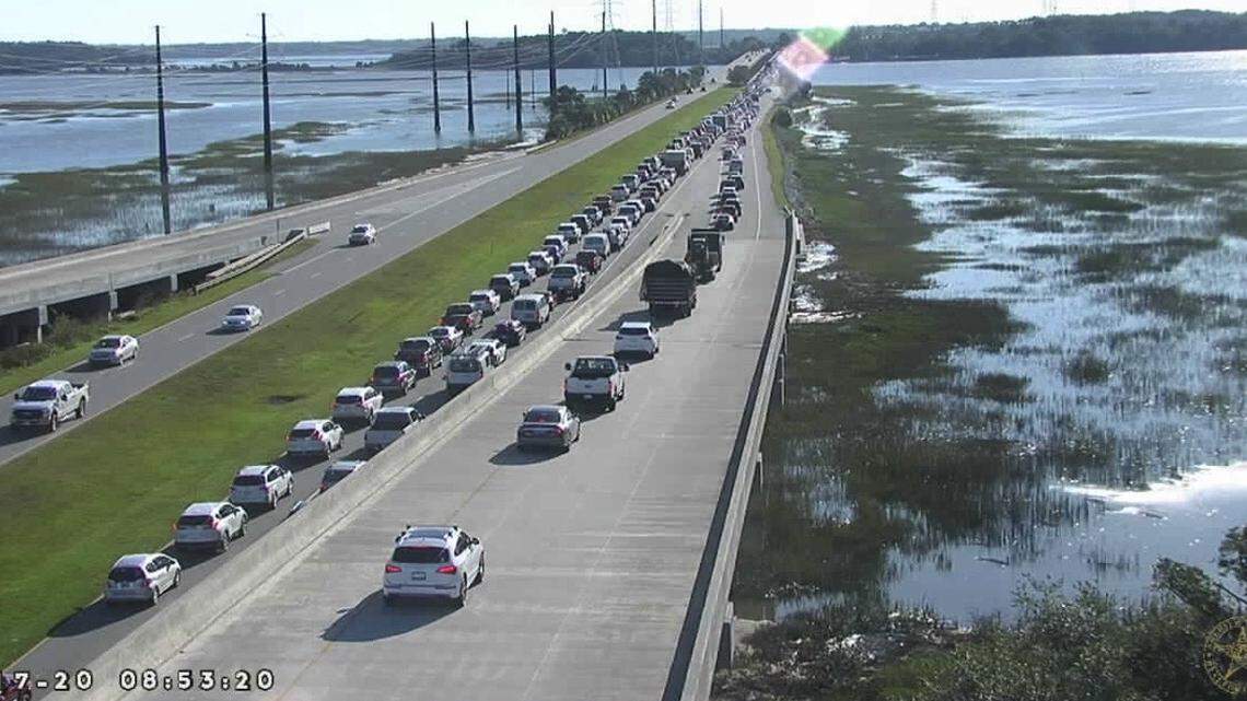 3 injured in crash that shut down most lanes of US 278 on Hilton Head, police say