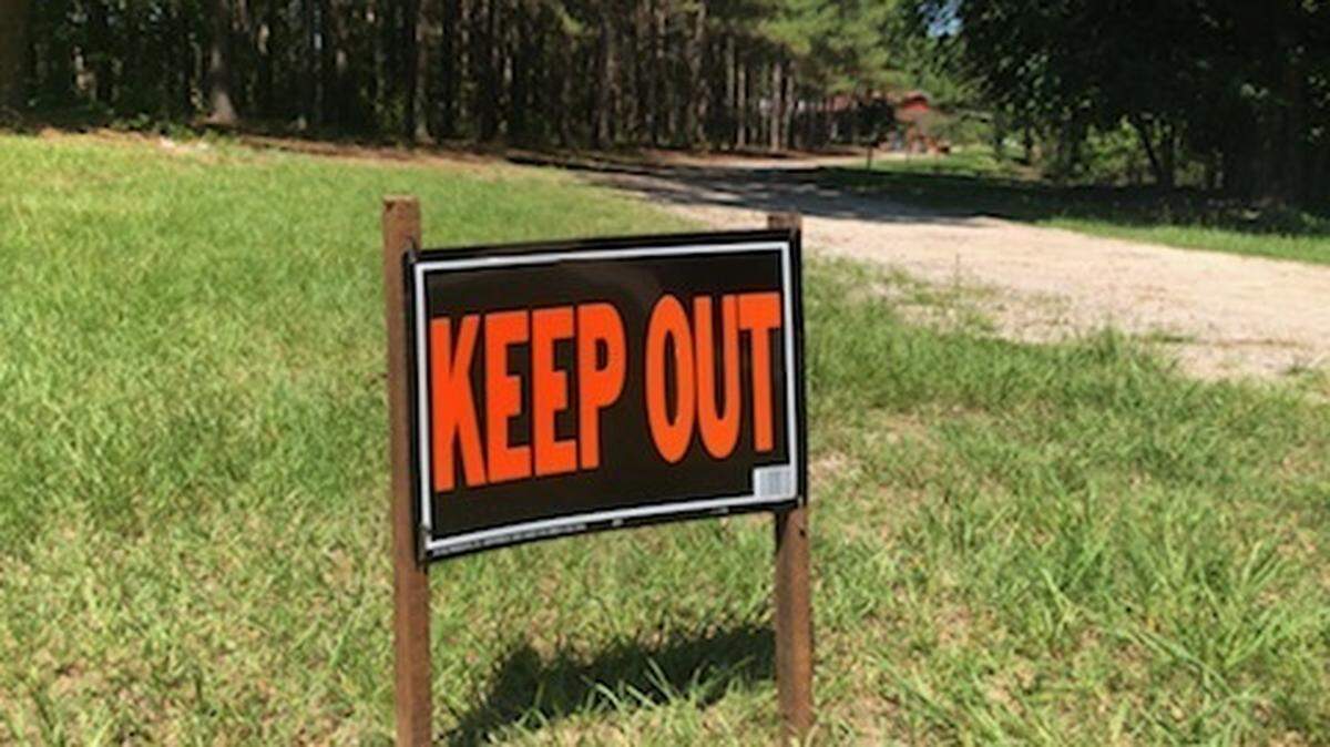 Police towed a black Suburban from Murdaugh murder scene, tow company says