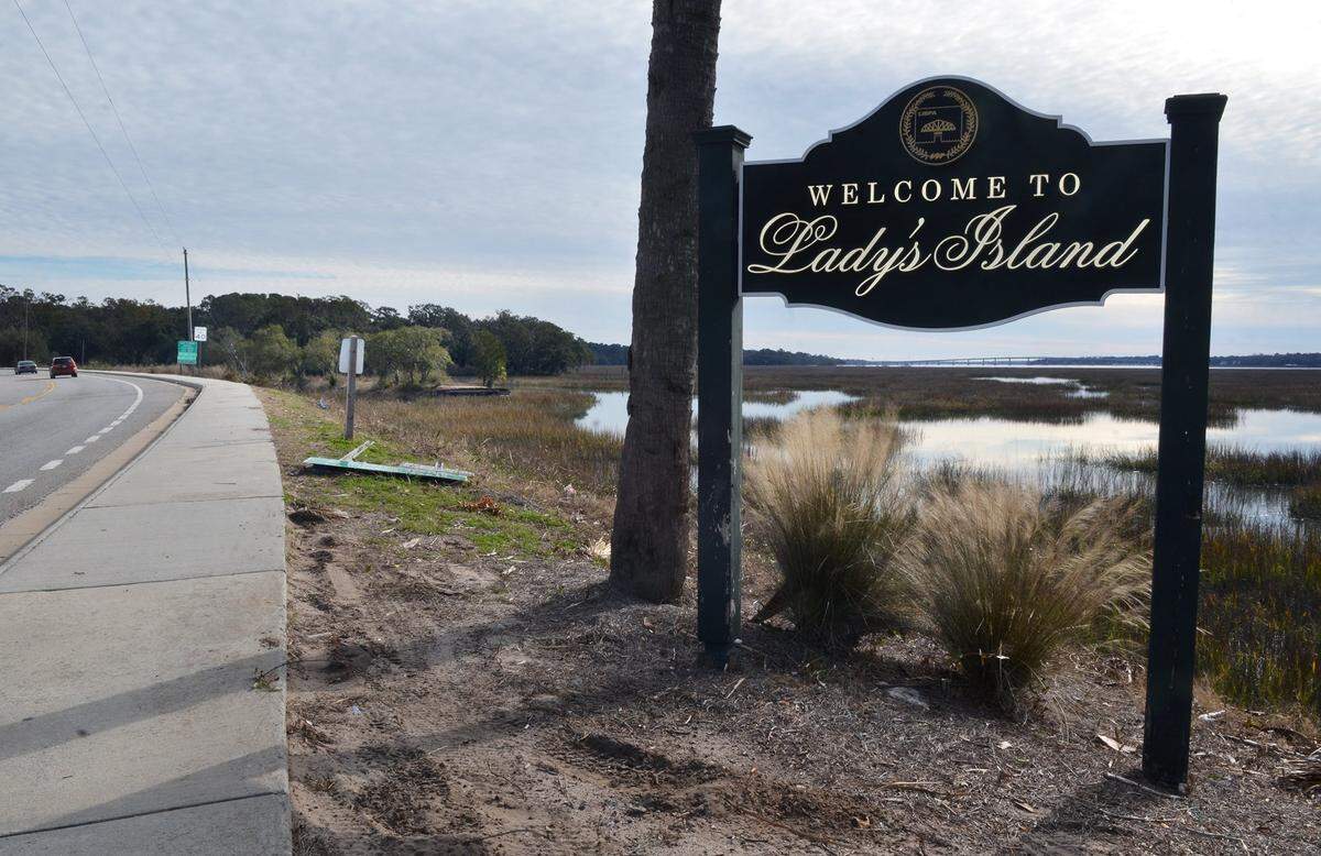 A sign along Sea Island Parkway just south of the Woods Memorial Bridge to downtown Beaufort welcomes motorists to Lady’s Island. A recently released plan offers solutions to traffic and growth problems on the island.