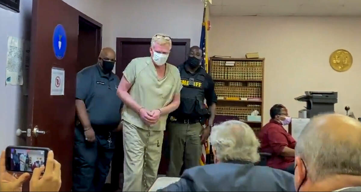 Richard Alexander Murdaugh enters the courtroom at the Hampton County Law Enforcement Center on Sept. 16, 2021 for his bond hearing faceing charges of insurance fraud.