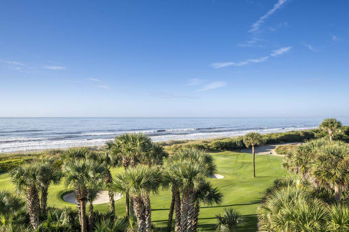 This $18.5 million estate on Kiawah Island offers scenes of both the Atlantic Ocean and the 14th hole of the Jack Nicklaus–designed Turtle Point Golf Course.